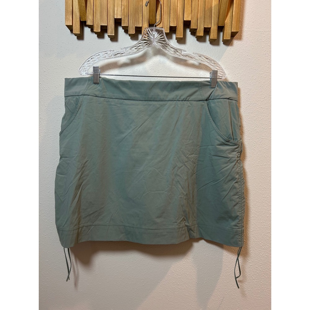 Columbia Women's Sage Green Performance Skort